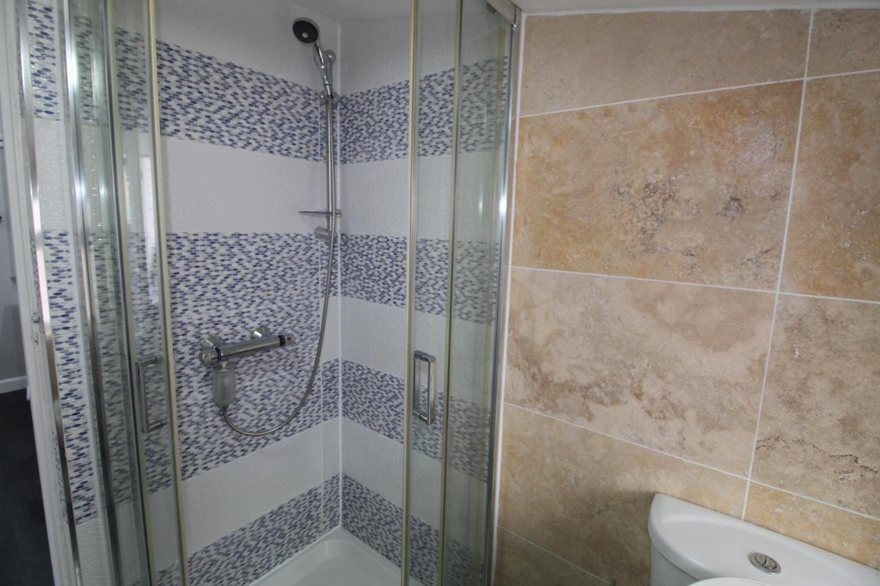 Studio 2 Min Walk To Upton Park Station London Exterior photo